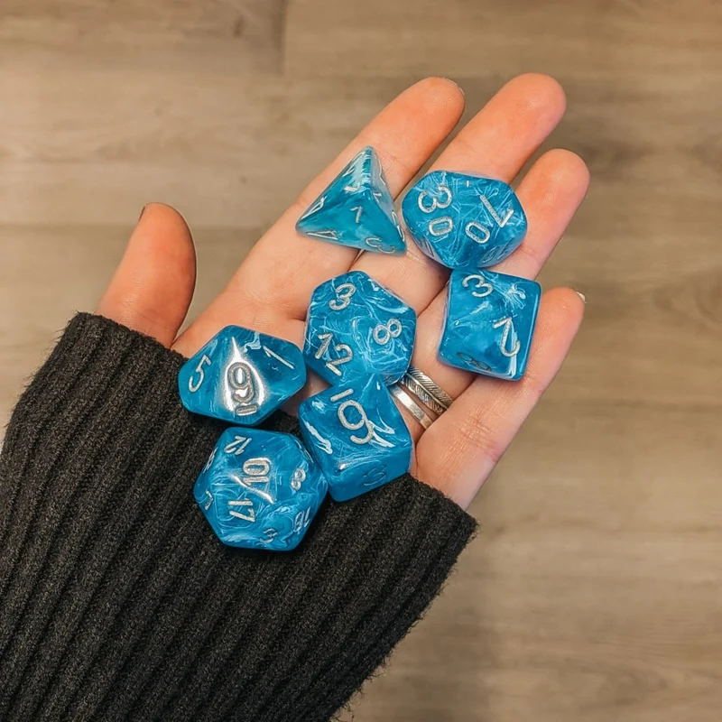 Chessex Mega‑Hedral - Luminary Sky/silver Dice Set (20mm)