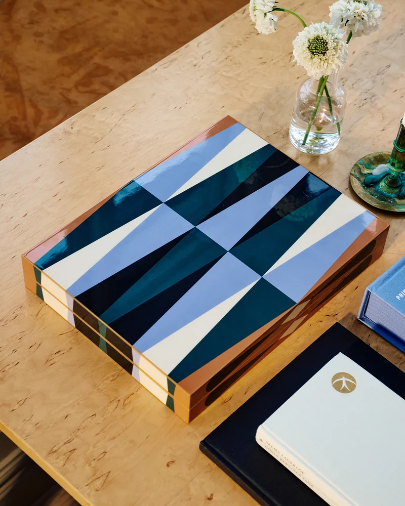 Lacquered Backgammon