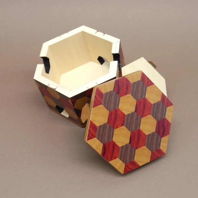 MAGIC BOX HONEYCOMB - schöne Schatztruhe