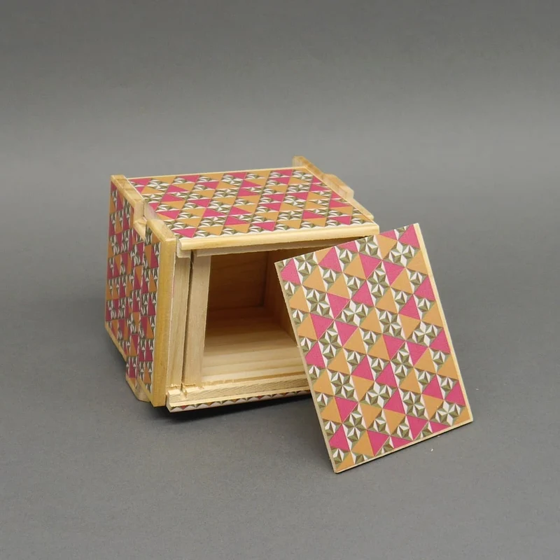 SECRET BOX OSAKA - farbenfrohe Schatzkiste