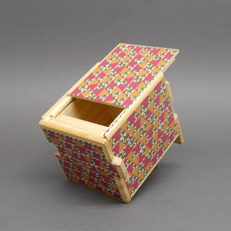 SECRET BOX OSAKA - farbenfrohe Schatzkiste