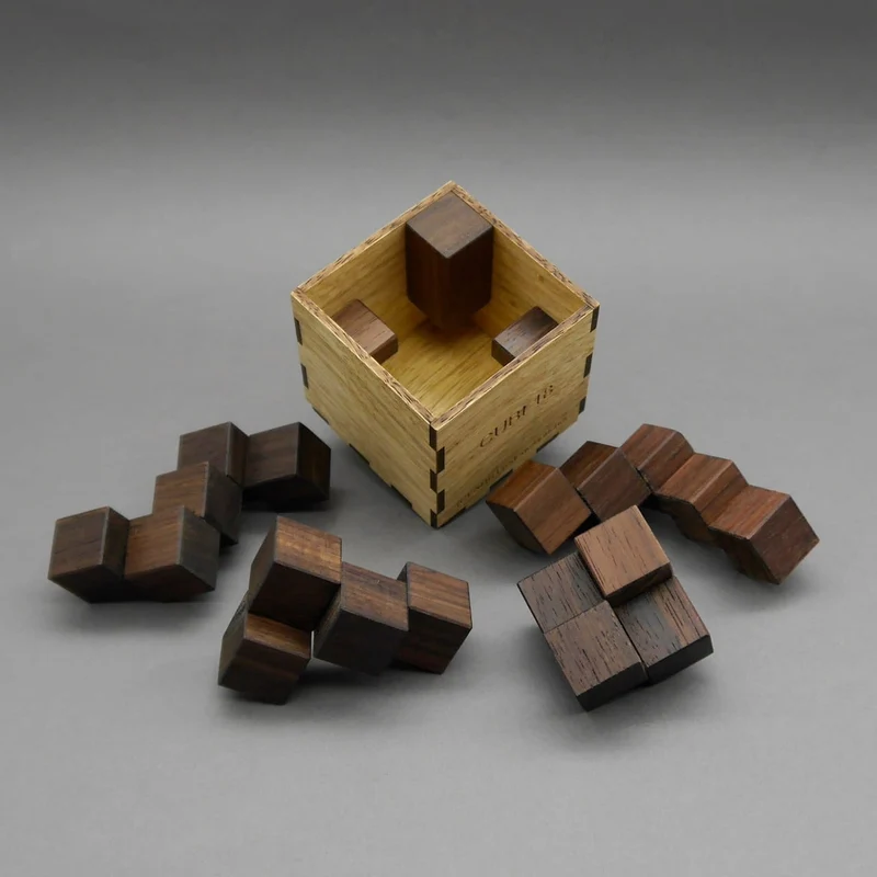 CUBI 18 - schwieriges Denkspiel