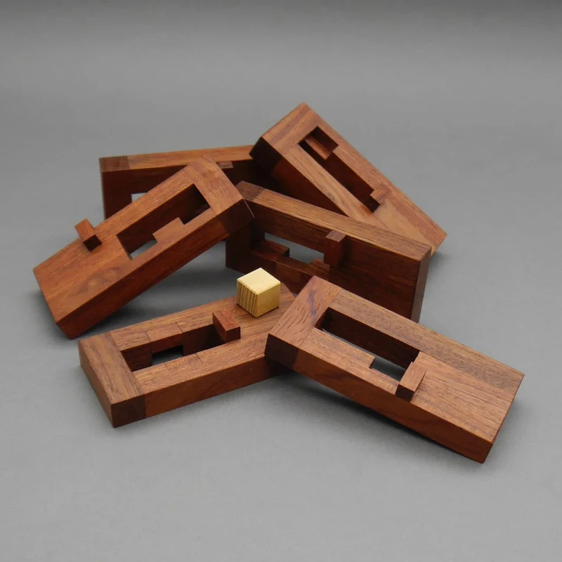 SHRINE - schwieriges Steckpuzzle
