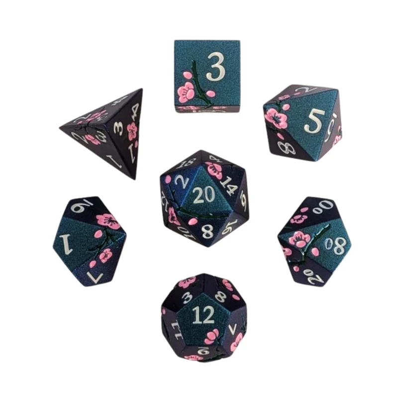 Metallwürfel Set Dunkelblau mit pinken Blüten | 7-teiliges Würfelset
