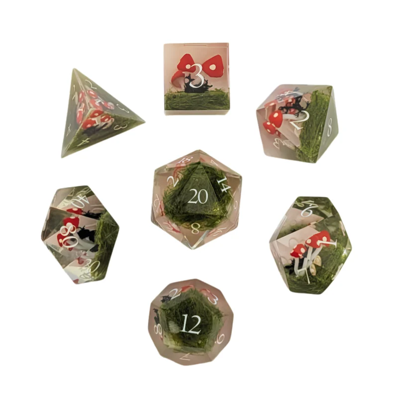 Mushroom Fantasy Würfelset / 7er Set - Transparente Sharp Edge Würfel mit Pilzen