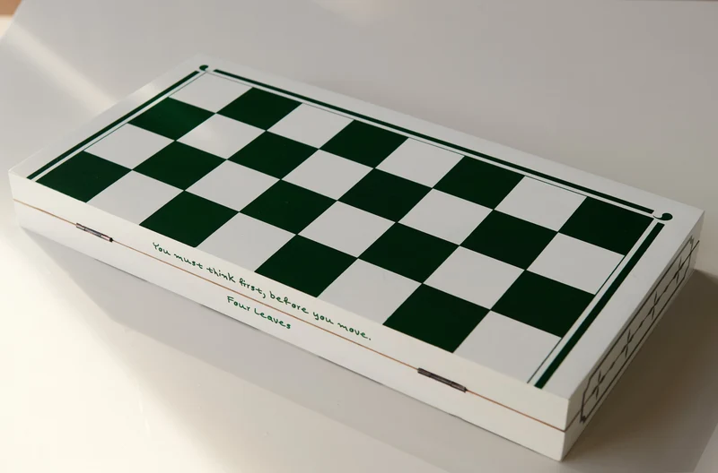 Handgefertigtes Schachspiel