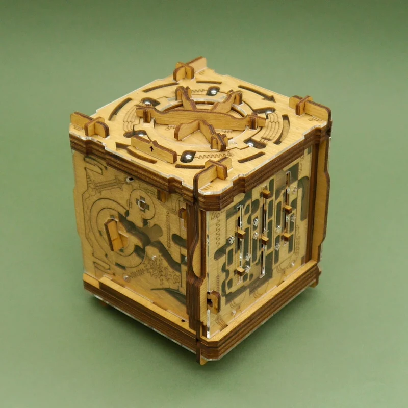CAMBRIDGE LABYRINTH - Cluebox Escape Room