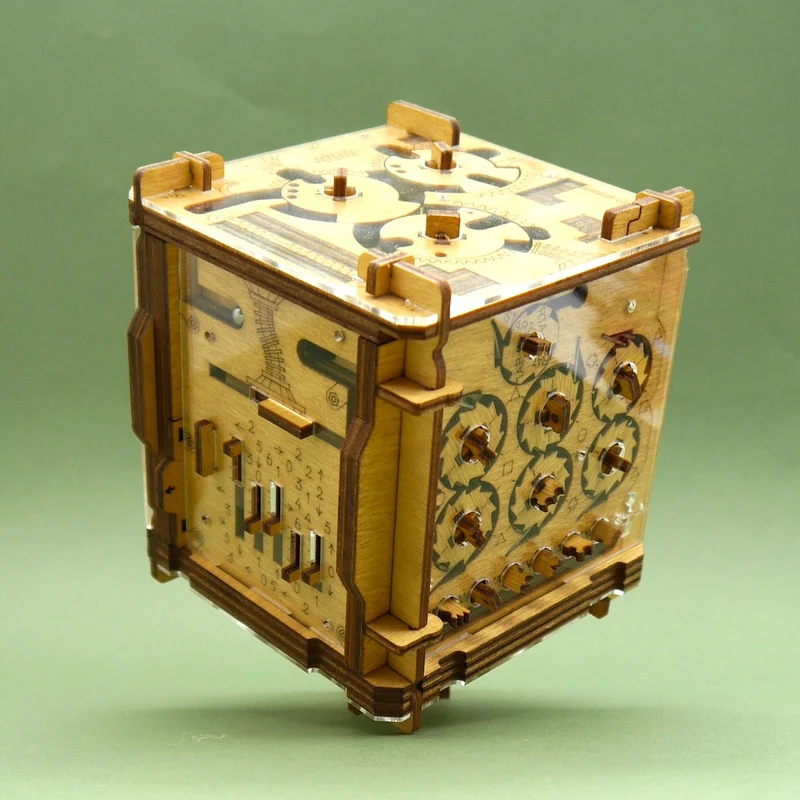 CAMBRIDGE LABYRINTH - Cluebox Escape Room