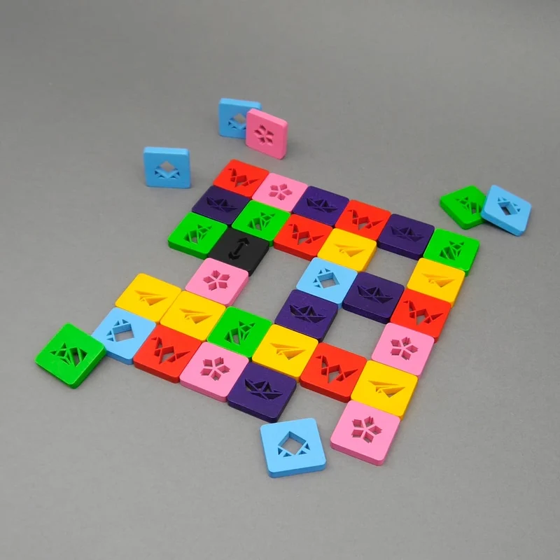 COLORO - cleveres Duell für Origami-Profis