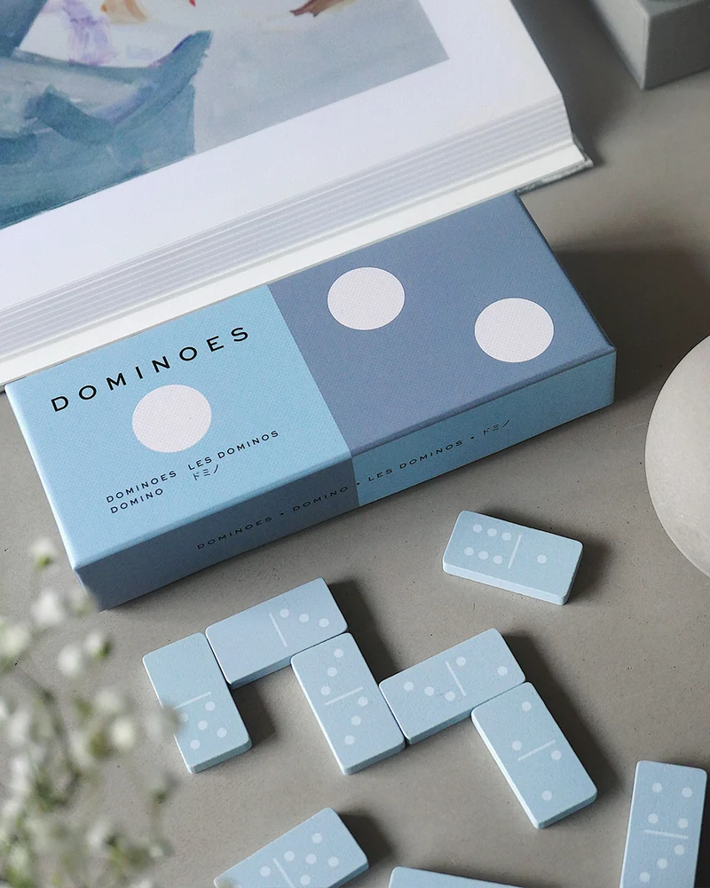 Dominoes, Play