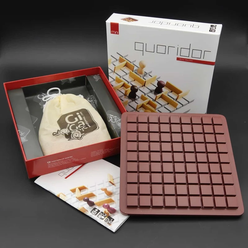 QUORIDOR - Duell der Wege und Mauern