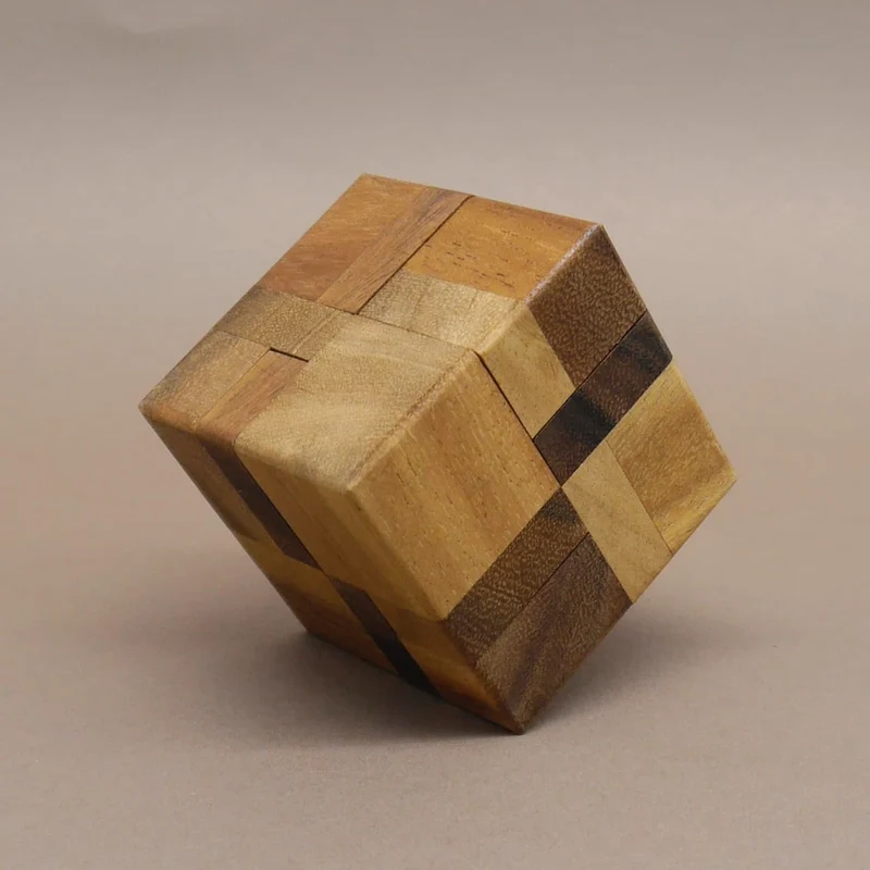 6 PIECES IN A CUBE - schönes Geduldsspiel