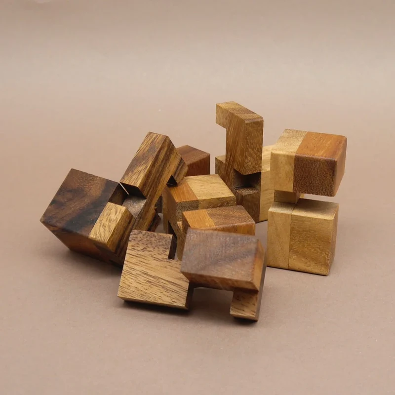 6 PIECES IN A CUBE - schönes Geduldsspiel