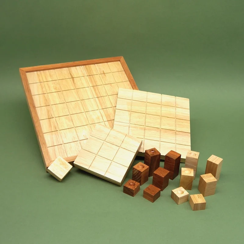 INDUKTO - Brettspiel mit 2 Spielvarianten