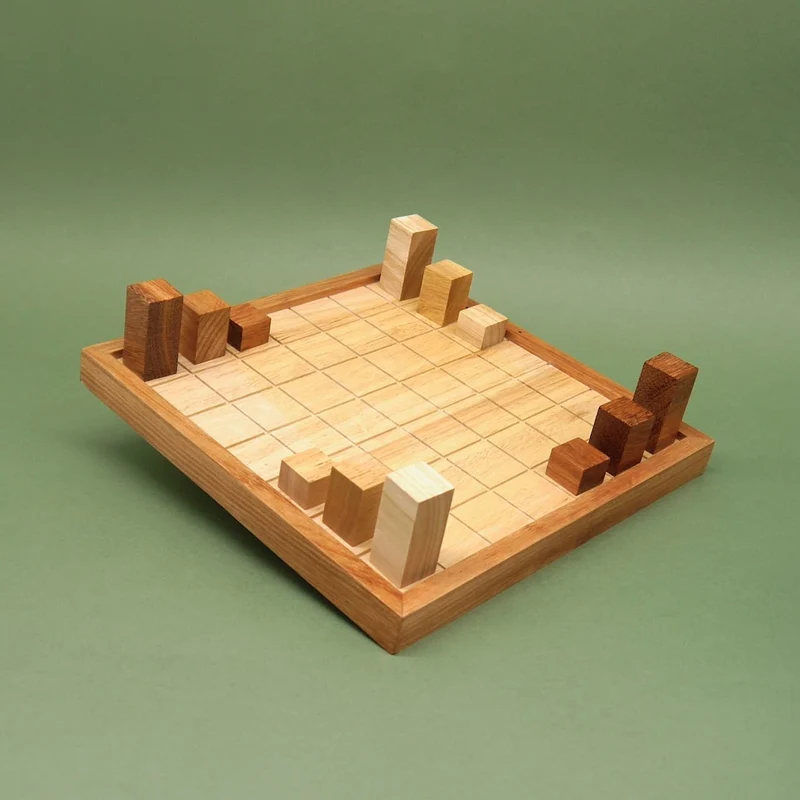 INDUKTO - Brettspiel mit 2 Spielvarianten
