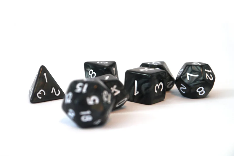 7-teiliges RPG Würfelset Pearl: Black/White