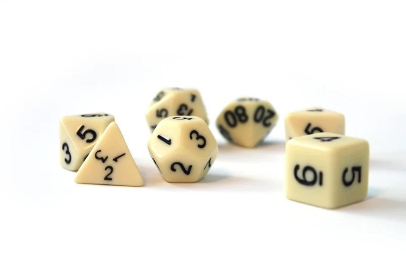 7-teiliges RPG Würfelset Opaque: Ivory/Black