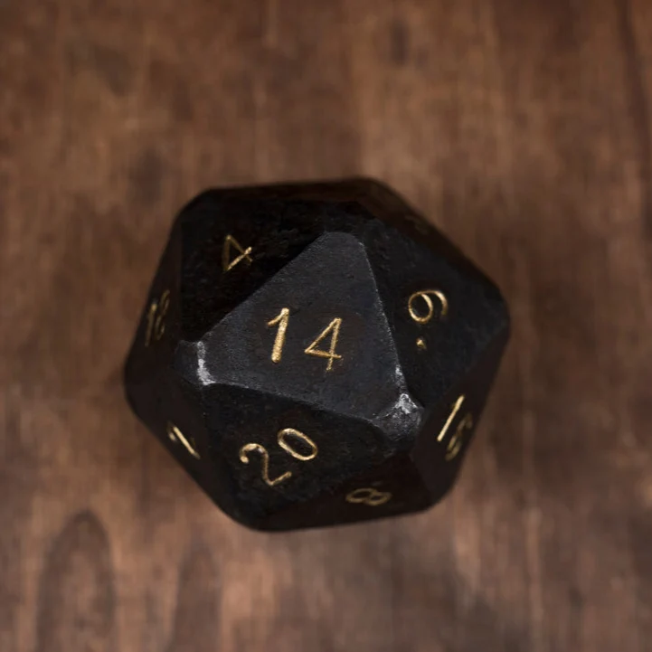 Handgeschmiedeter Chonky D20 Stahlwürfel 50mm