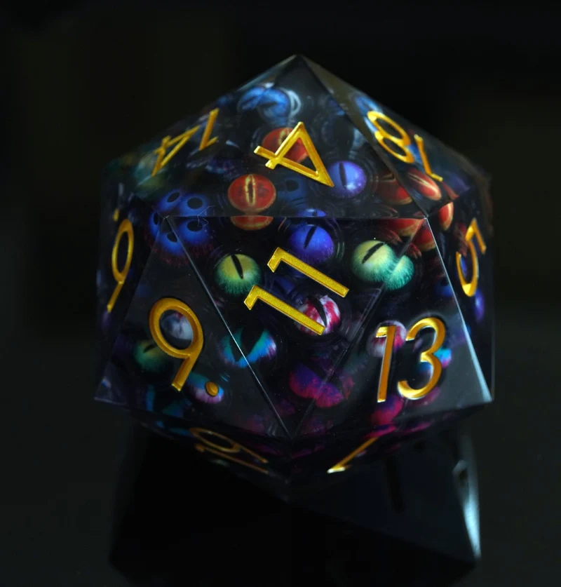 The All-Seeing Ensemble 85mm XXXL Flüssigwürfel