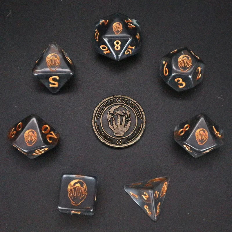Verschiedene Klassenwürfel-Sets (7 Würfel, 1 Münze)