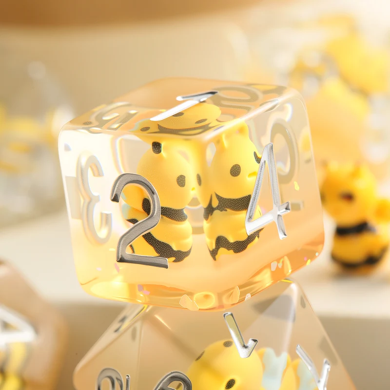 Dice Familiar - Buzzwick the Bee