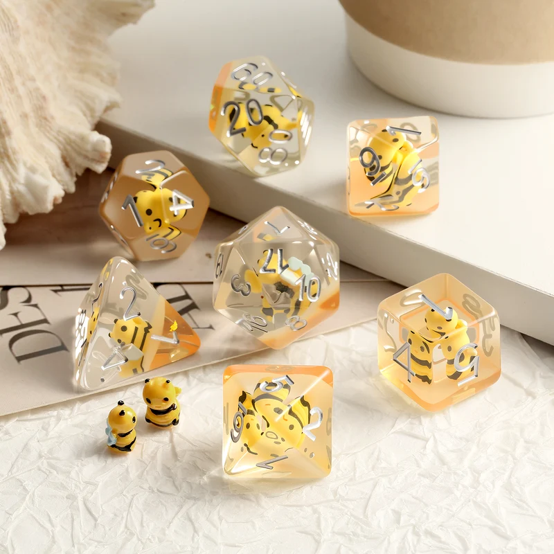 Dice Familiar - Buzzwick the Bee