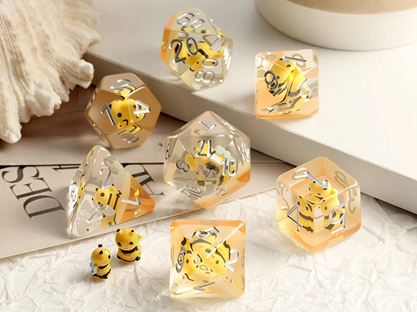 Dice Familiar - Buzzwick the Bee