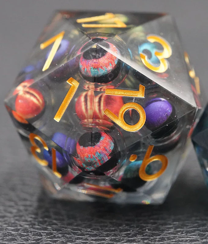 The All-Seeing Ensemble 33mm XL Flüssigwürfel