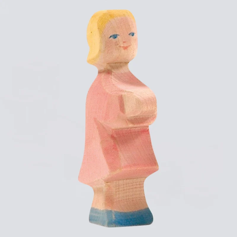 Ostheimer Holzfigur Tochter