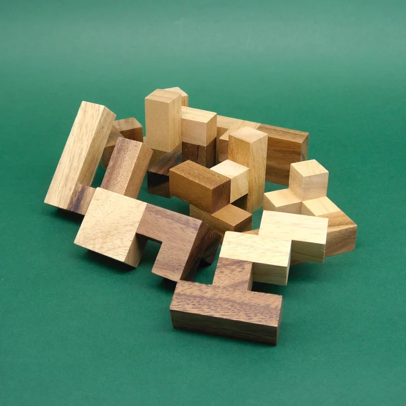 TETRA CONTACT - einzigartiges Packing-Puzzle