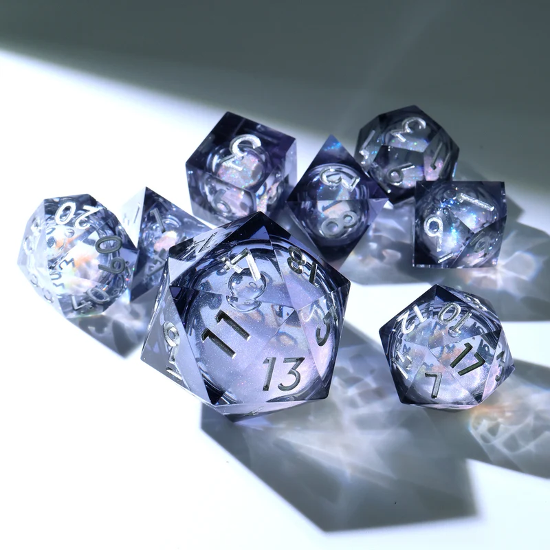 Dice of Dragonkind - White XL Liquidcore D20 (33 mm)