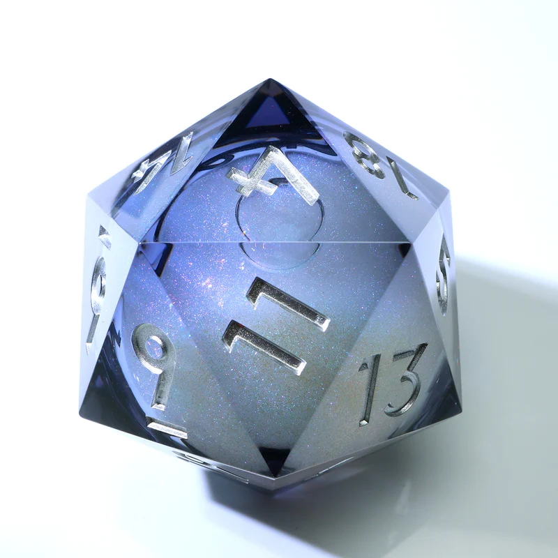 Dice of Dragonkind – White XXL Liquidcore D20 (50 mm)
