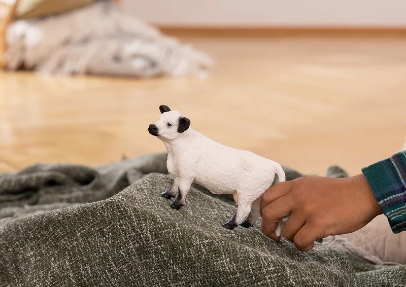 Tierfigur Galloway Kuh weiß – Schleich Farm World