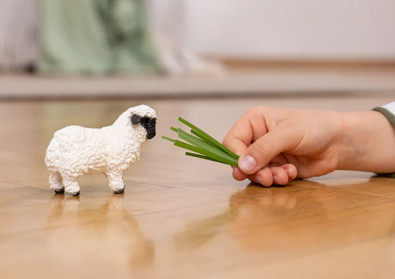 Tierfigur Walliser Schwarznasenschaf – Schleich Farm World Schaf