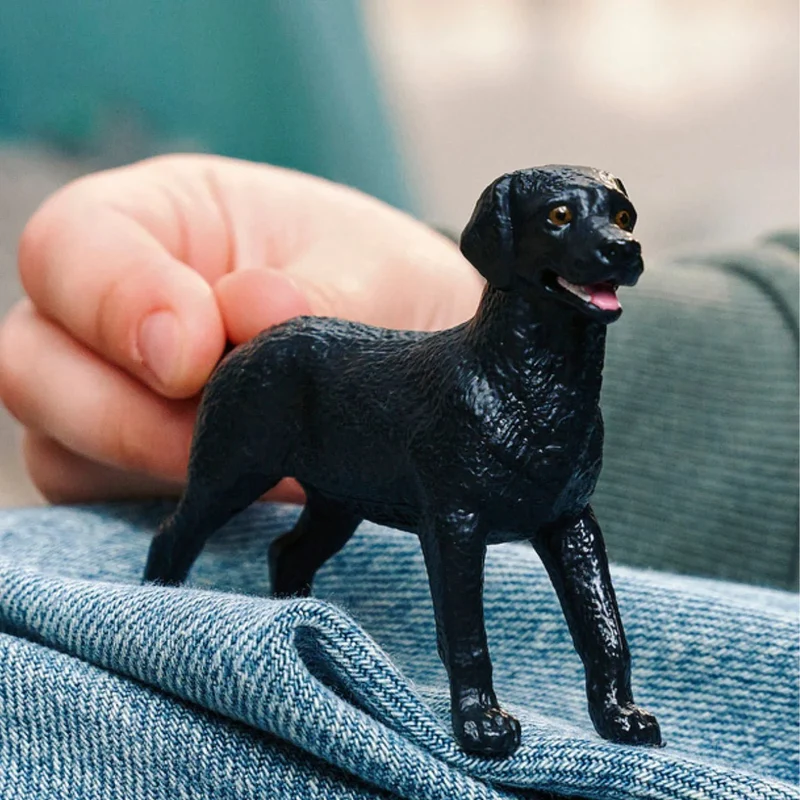 Schwarze Labrador Retriever Hündin – Schleich FARM WORLD Figur