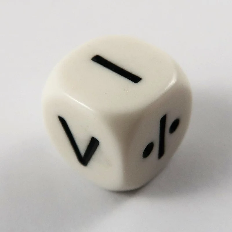 Rechenwürfel + - * / = <