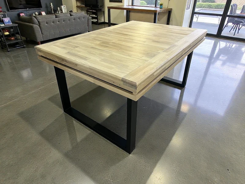 SIMPLE 2.0 – Board Game Table