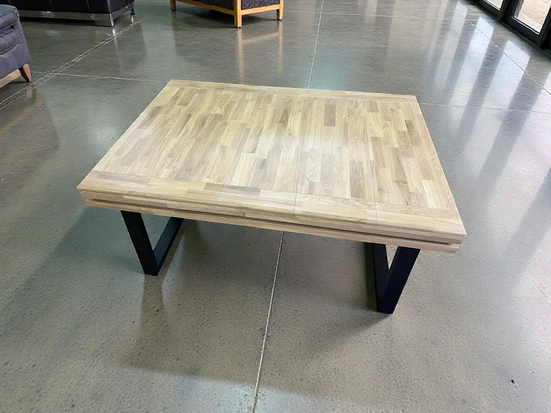 SIMPLE 2.0 – Board Game Table