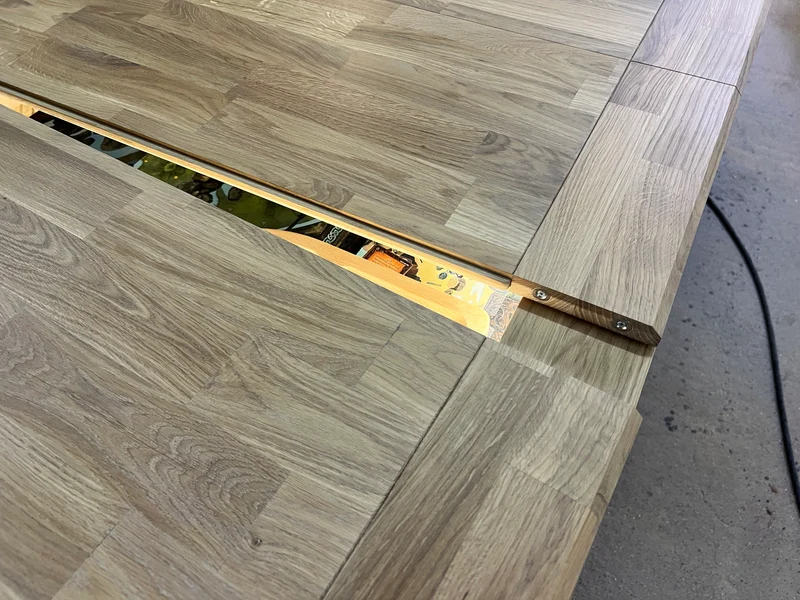 SIMPLE 2.0 – Board Game Table
