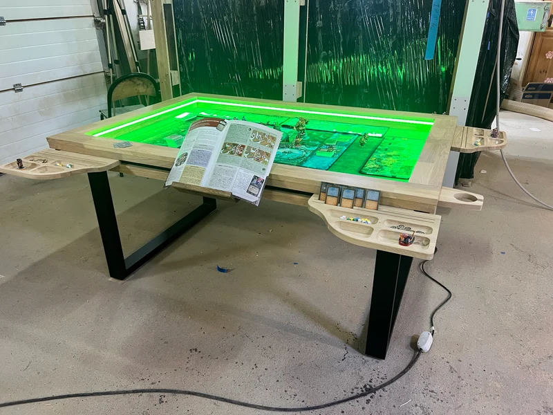 SIMPLE 2.0 – Board Game Table