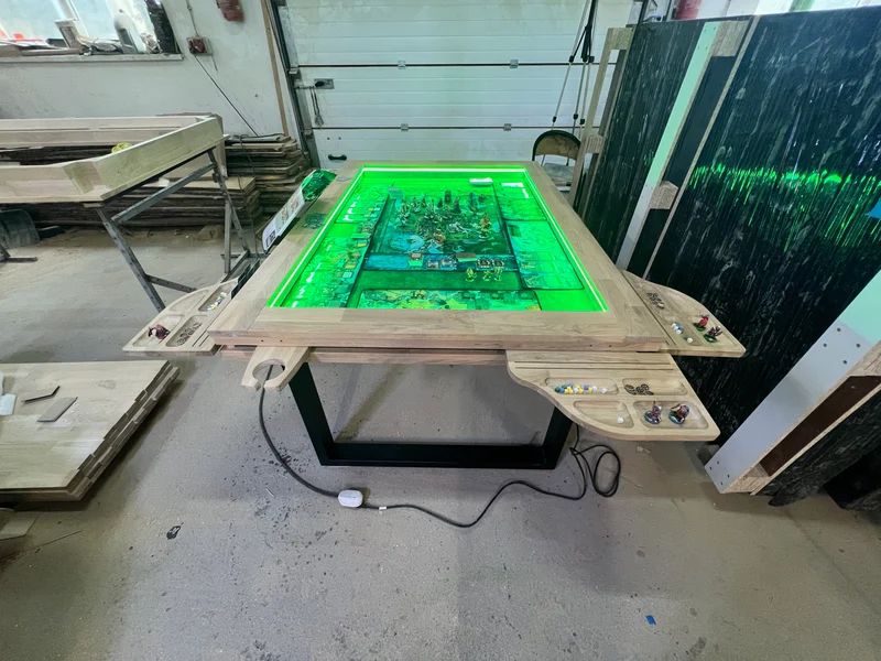 SIMPLE 2.0 – Board Game Table