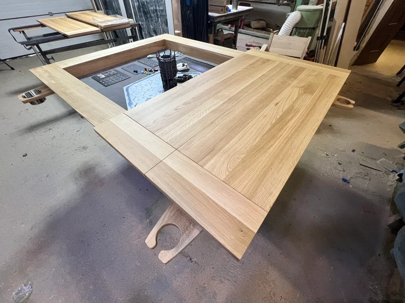 SIMPLE 2.0 – Board Game Table