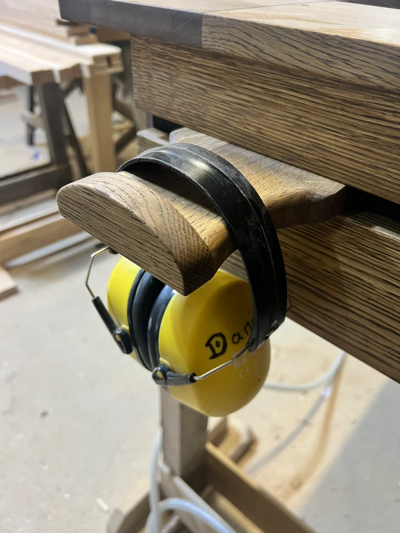 HOOKPOINT – Table-Mounted Accessory Hook