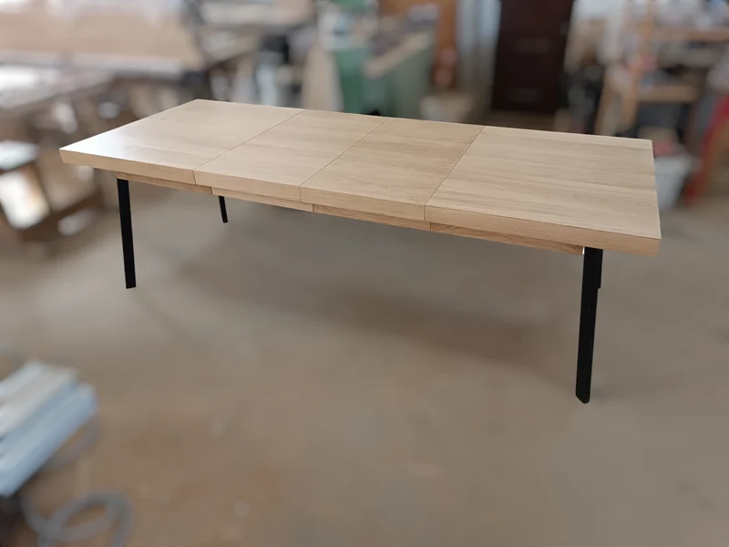 STRETCH – Extendable Solid Oak Board Game Table