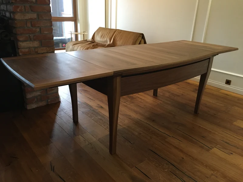 SIDGE – American Walnut Board Game Table