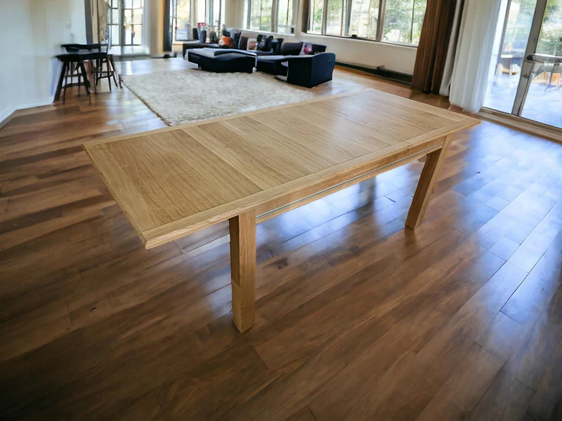 VENTURE – Extendable Board Game Table
