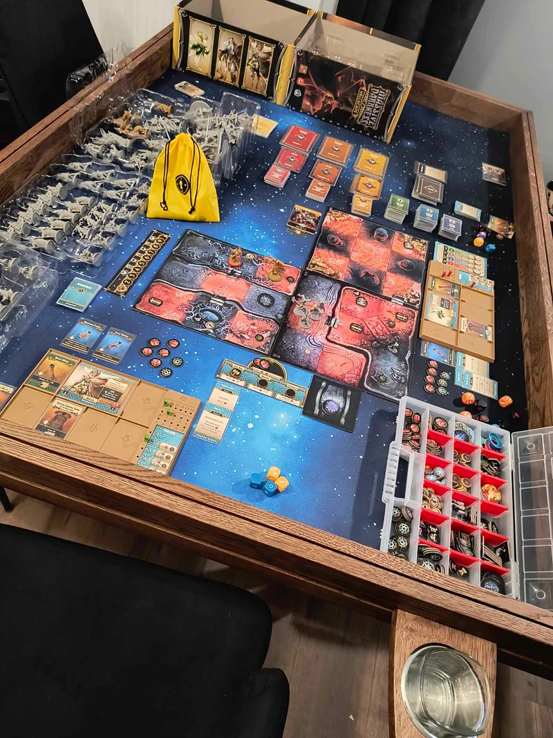 WANDER – Board Game Table