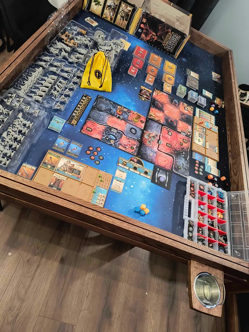 WANDER – Board Game Table