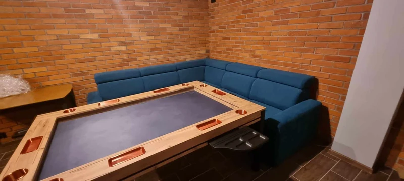 RAMBLE – Affordable Board Game Table